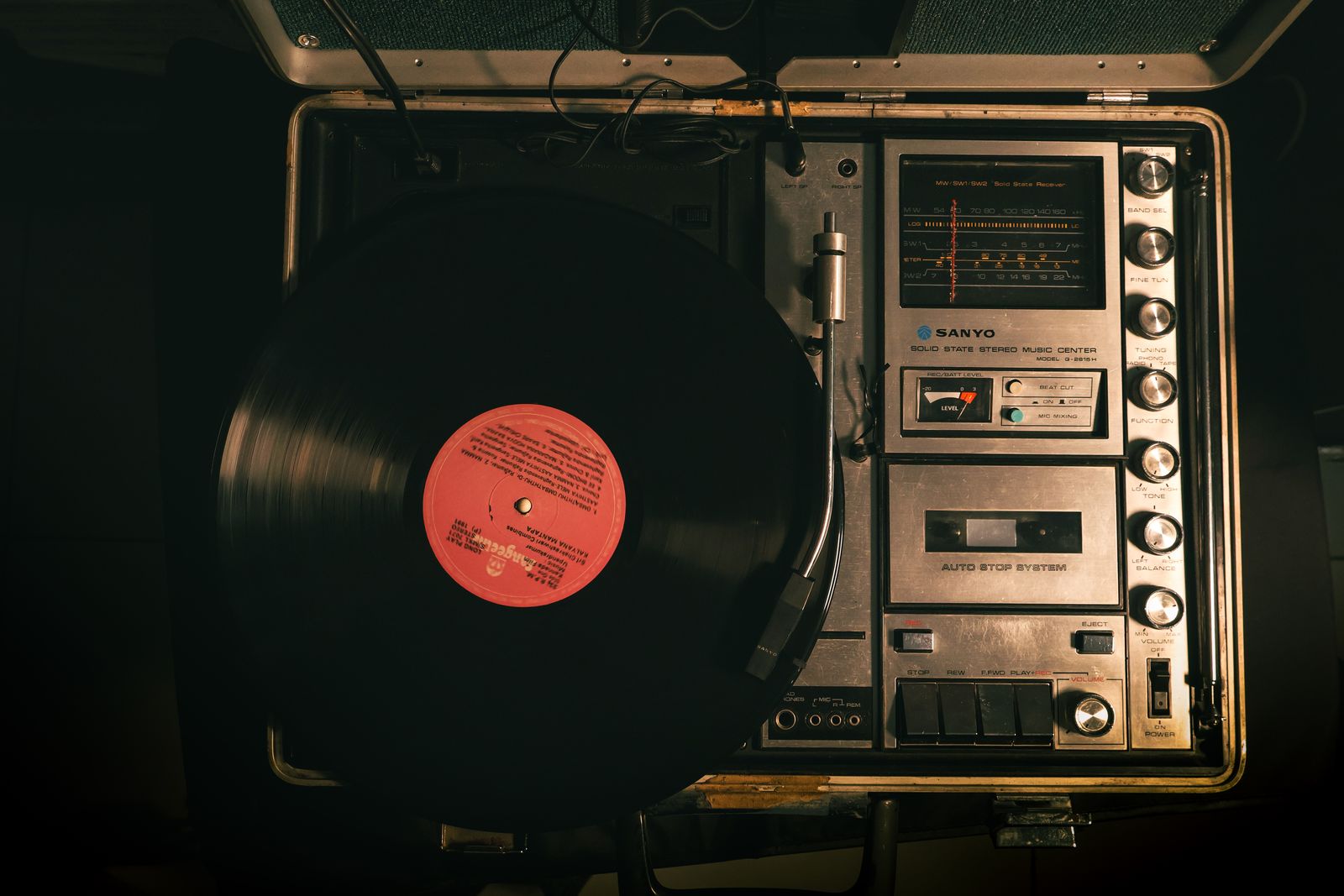 Signer chez un label en 2026, est-ce encore utile ?